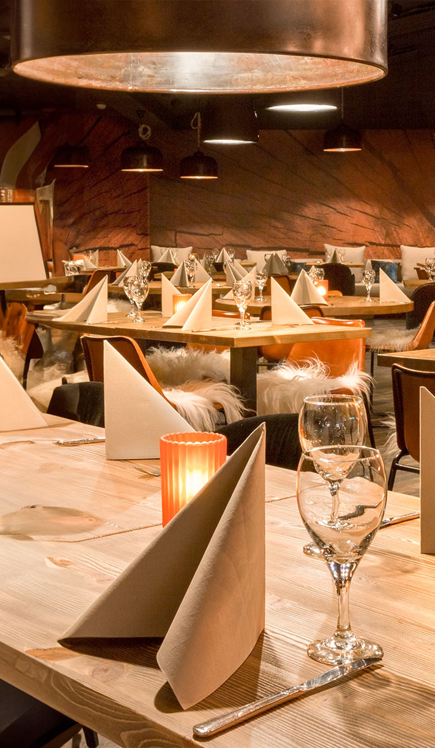 Ravintolat ja palvelut